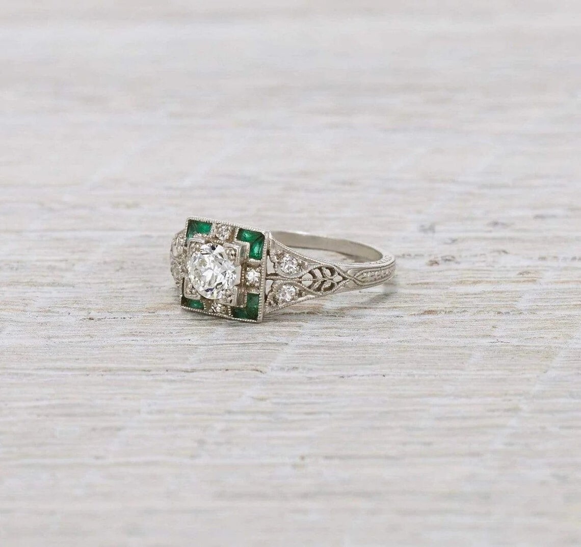 Art Deco Round Cut Lab Craeted Diamond & Emerald 925 Silver Engagement Gift Ring