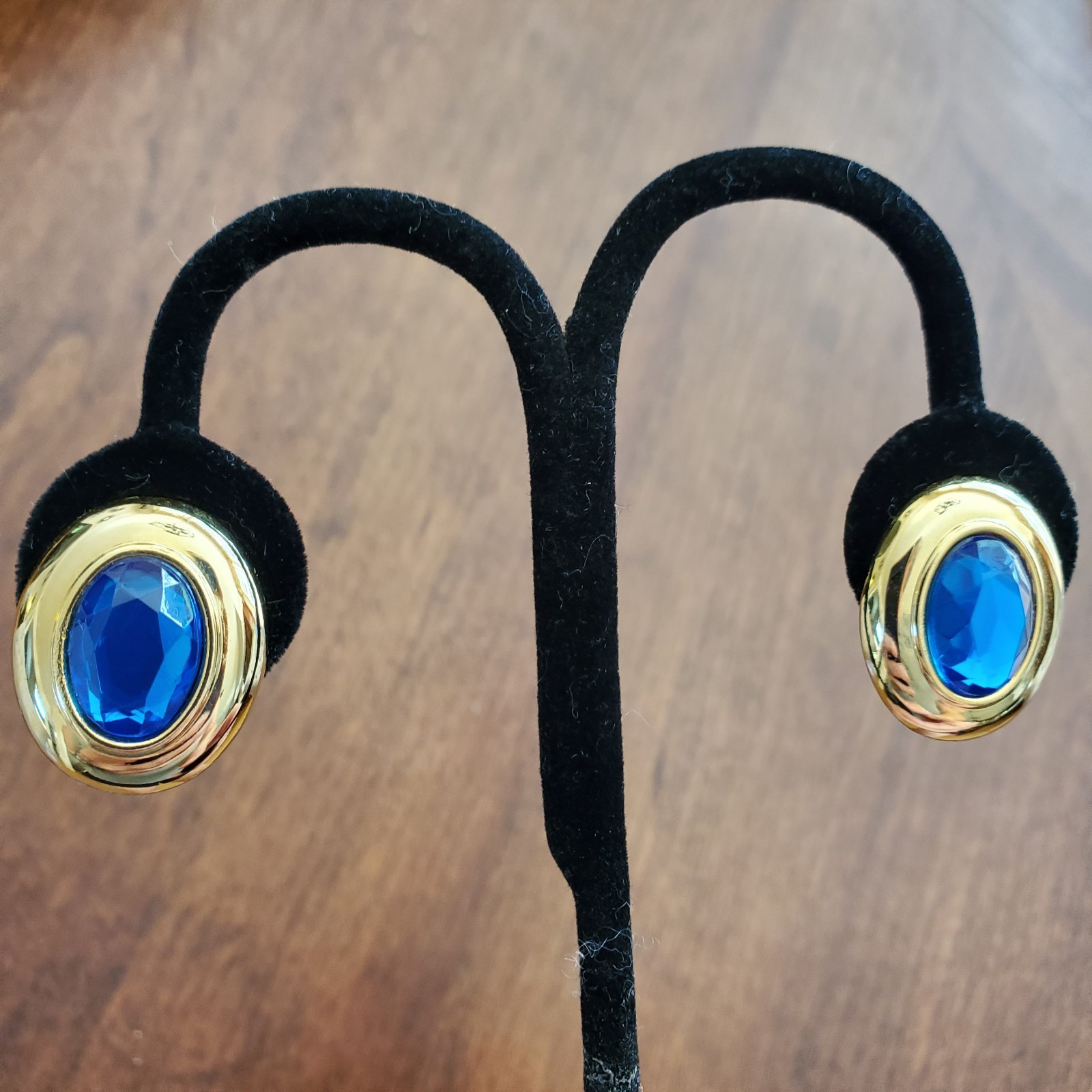 Clip On Earrings Faceted Blue Stone Designer VTG Gold Tone Lightweight with Pads