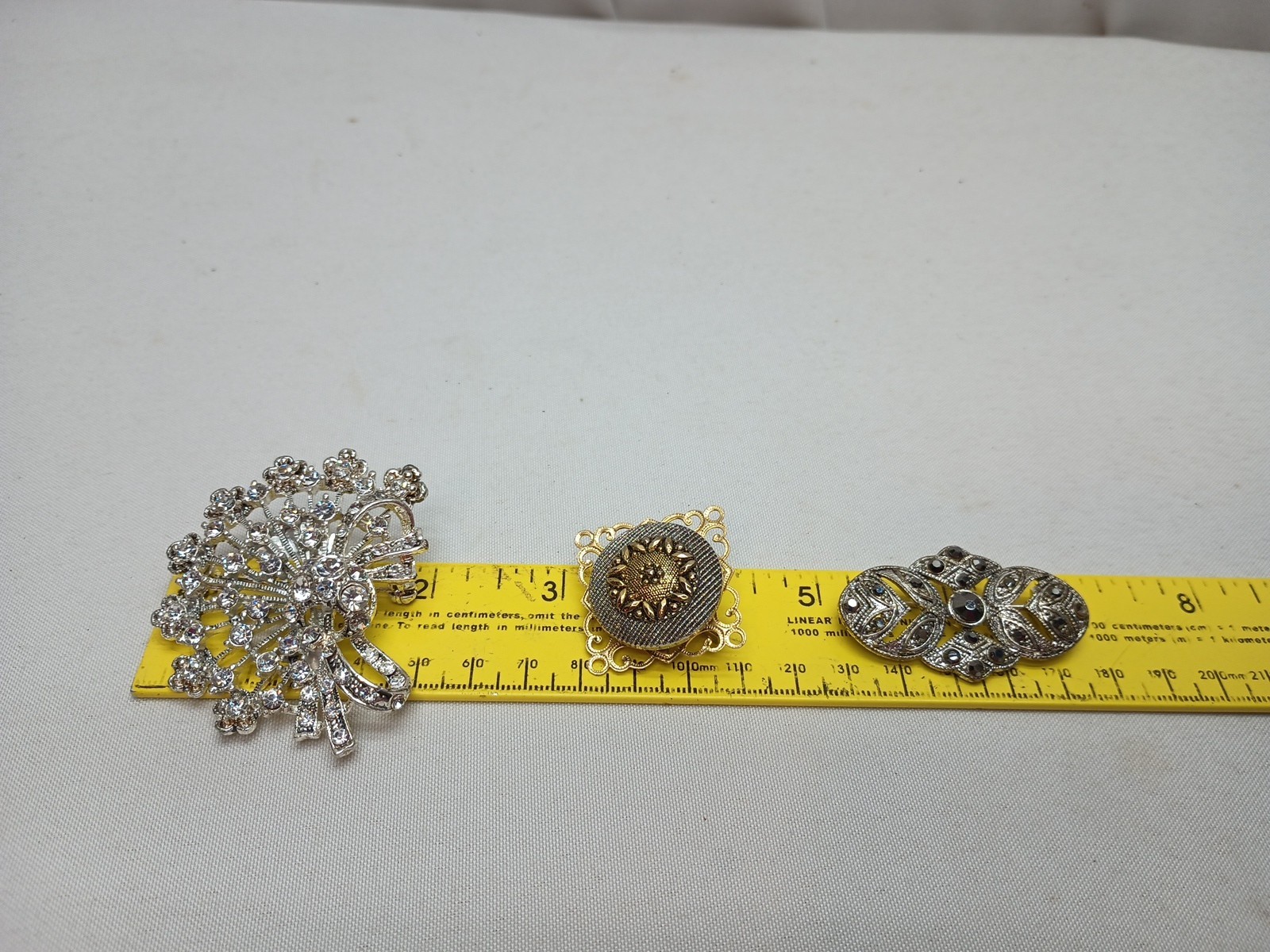 Mixed Lot of 3 Ladies Beautiful Brooches