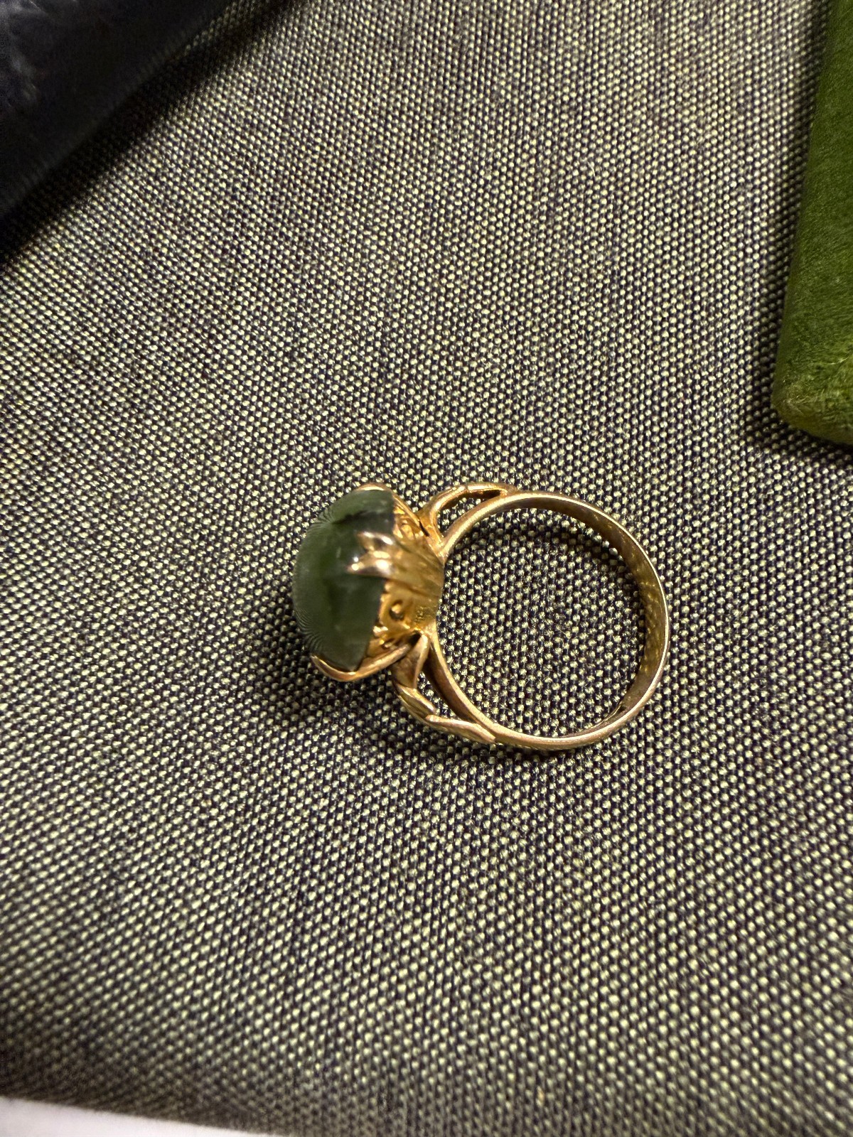 Vintage SOLID 14KT Gold Stamped Jade Ring Size 7.5 4.53g New Old Stock!
