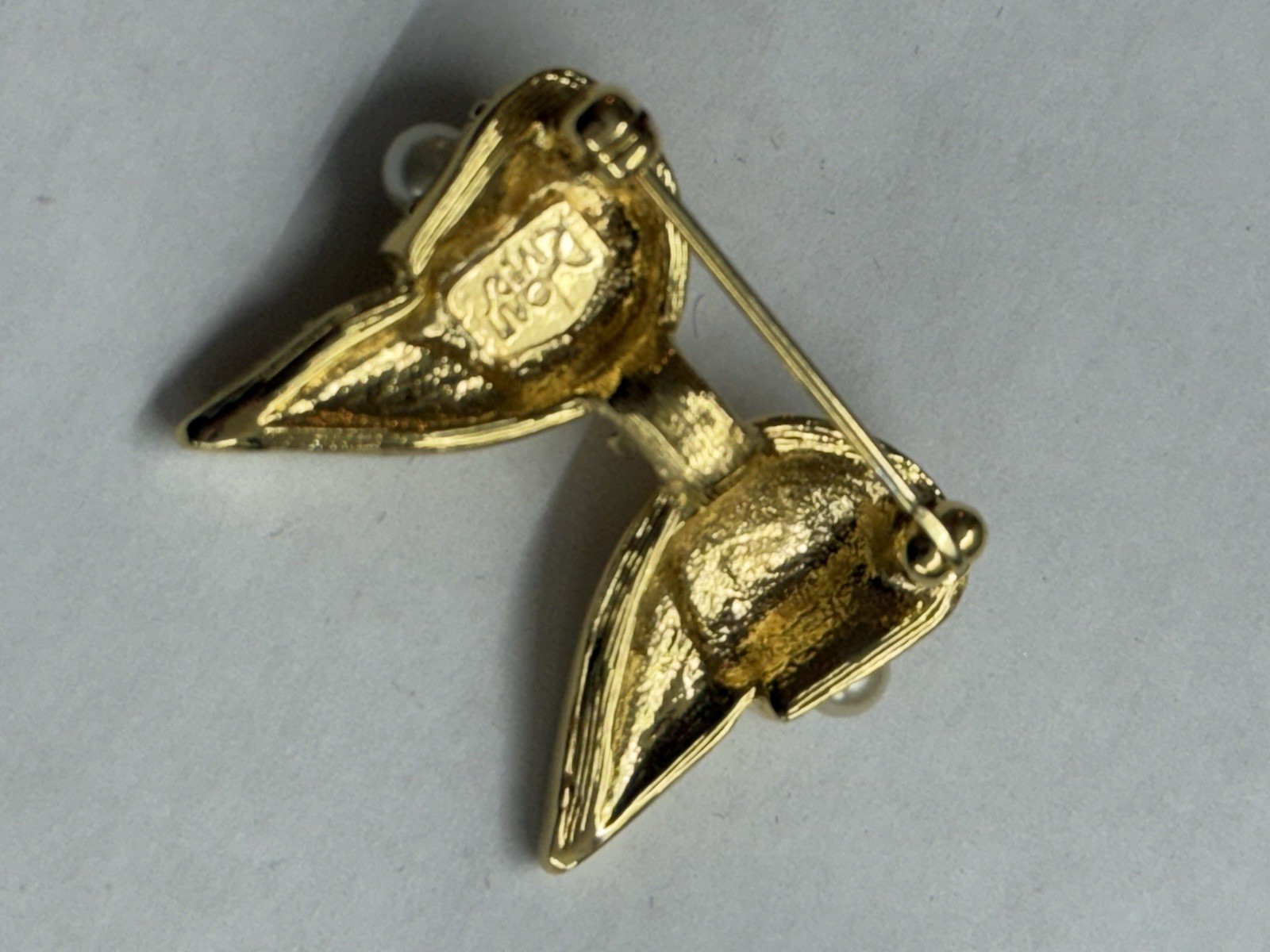 Vintage Gold Tone Butterfly Lapel Pin Hat Vest EUC K239