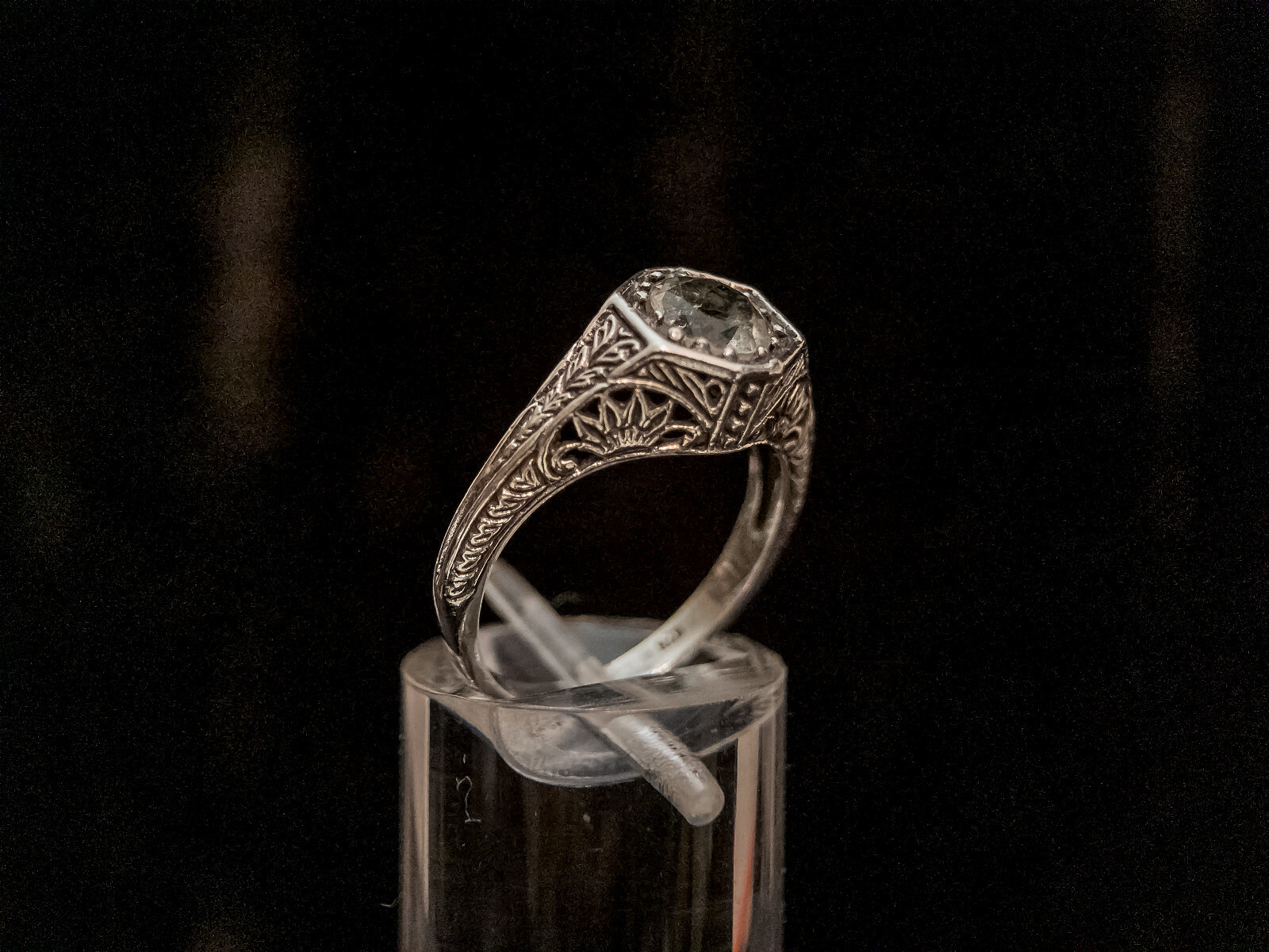 Vintage Sterling Silver Filigreed Openwork Ring with Glass Stone