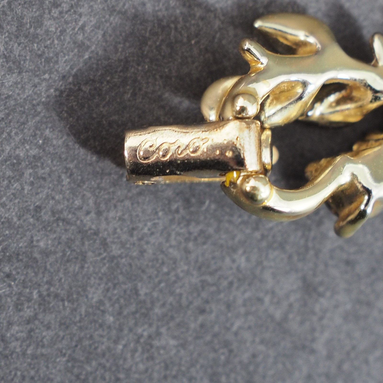 Coro Gold Tone Rhinestone Floral Leaf Link 7 Inch Bracelet Vintage MCM Signed