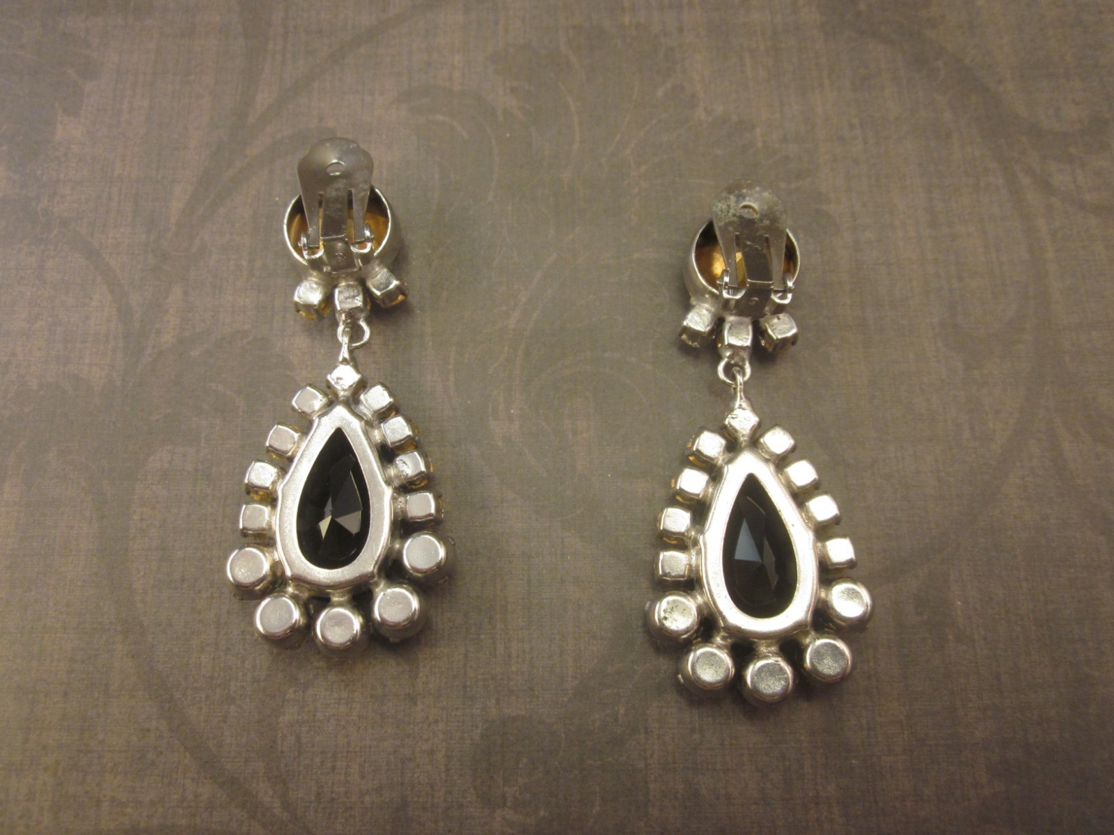 VTG Signed Schreiner New York Dangle Clip-On Earrings-Gray/Black & Clear Stones
