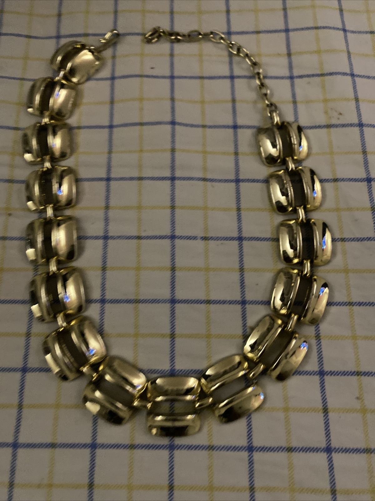 VTG GOLD TONE CHAIN CHOKER DESIGN NECKLACE