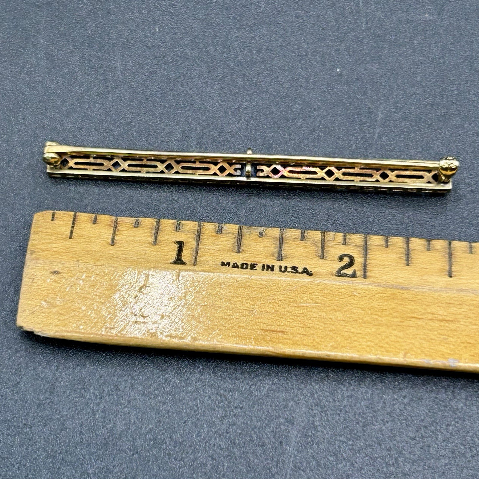 Antique Art Deco 14k Gold Engraved Filigree Bar Pin w/ Sapphire 3.7 gram