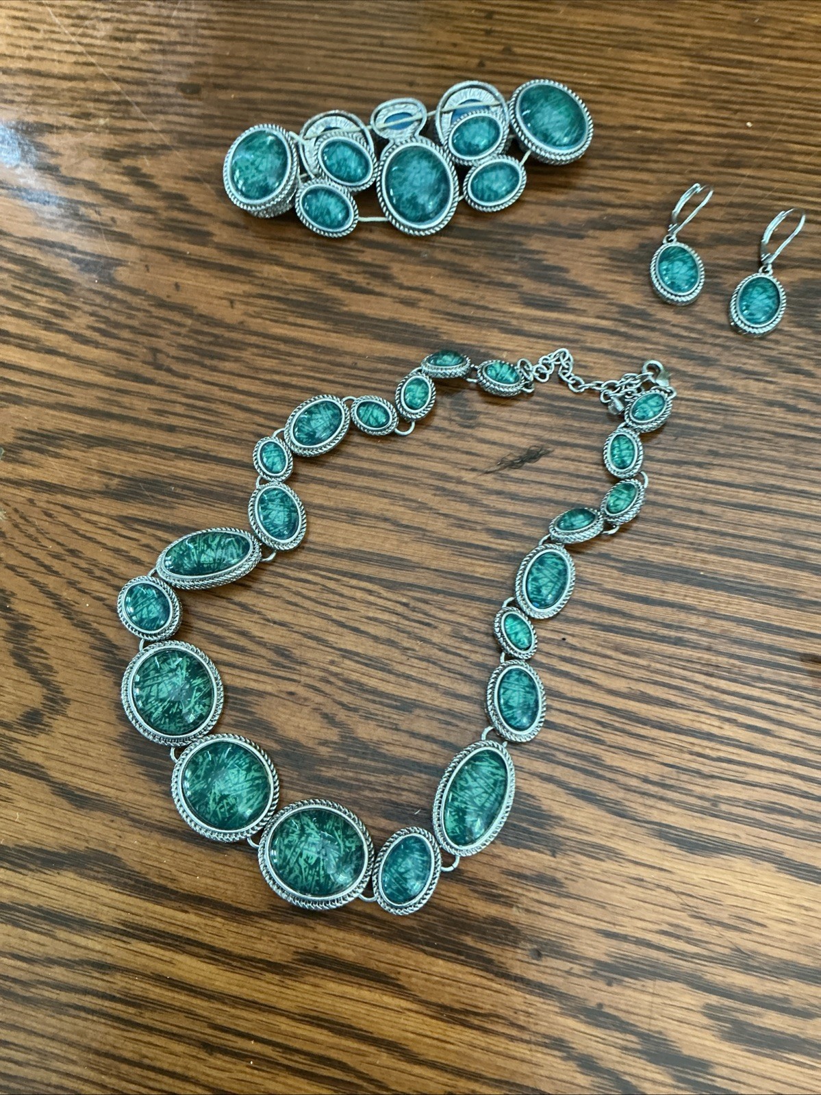 Vintage Napier Teal/Green Crackle Glass Cabichon Set