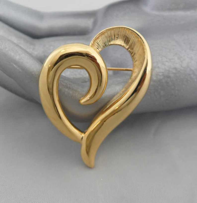 Napier Signed Heart Brooch Gold Tone Valentines Day Jewelry Gift For Her EUC
