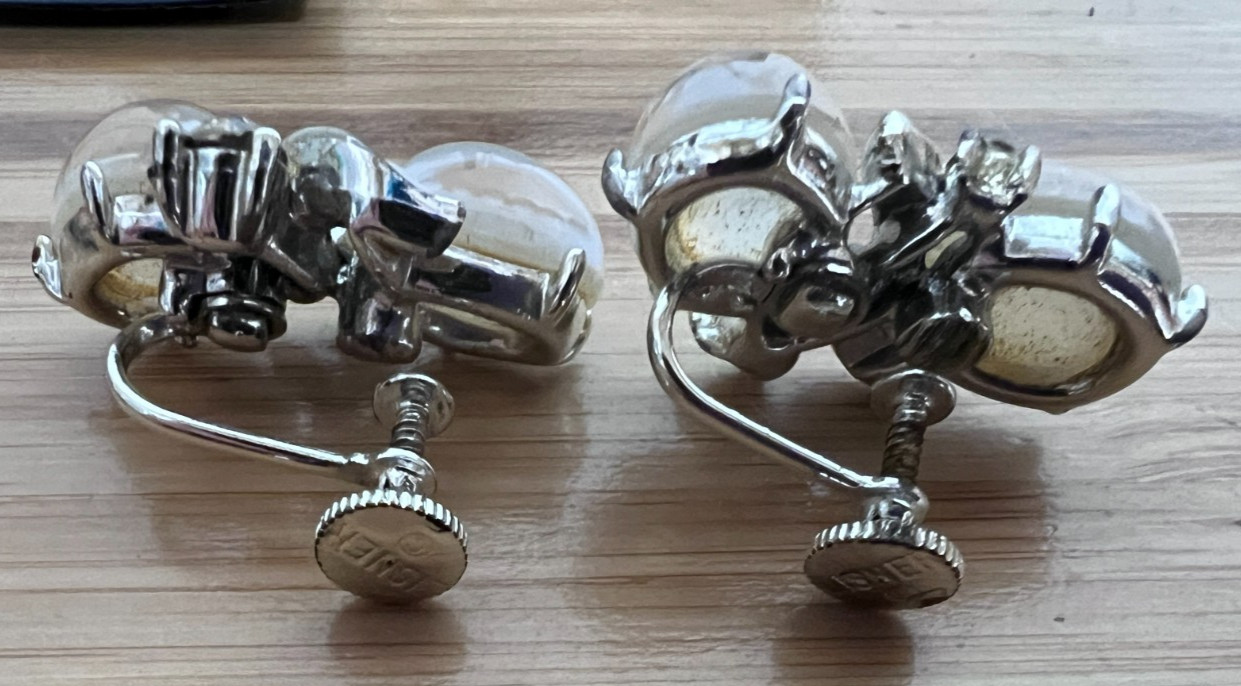 Moonglow and Rhinestones – Lisner – screwback ear rings- signed