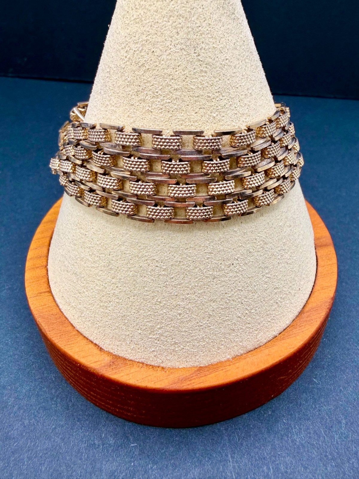 Vintage 50s Goldette NY Bracelet Goldtone Basketweave Chain Mesh 7.25″ Signed