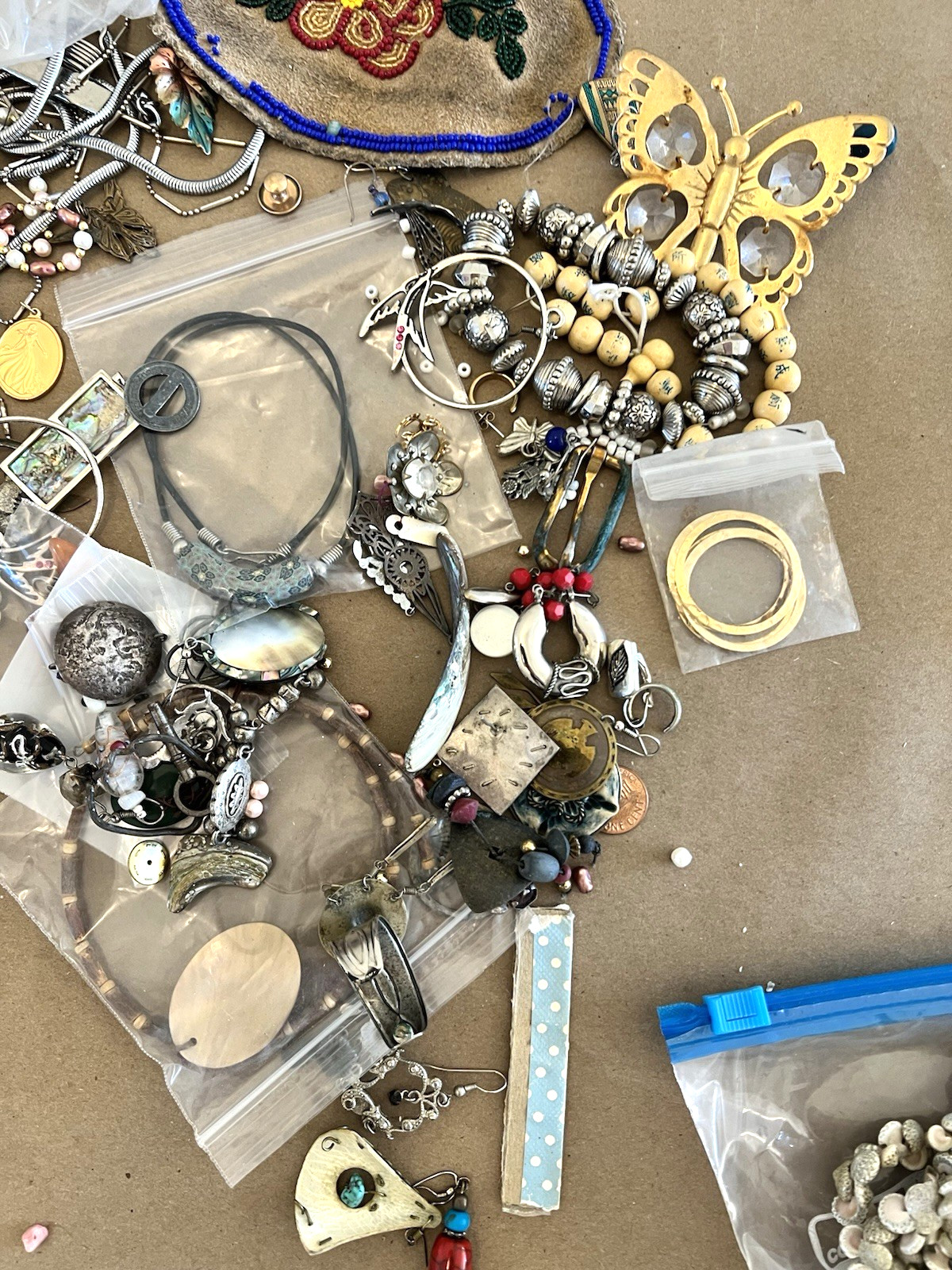 30lb LOT Vintage Jewelry Necklace Brooch Pendant Earrings Bracelet Costume Watch