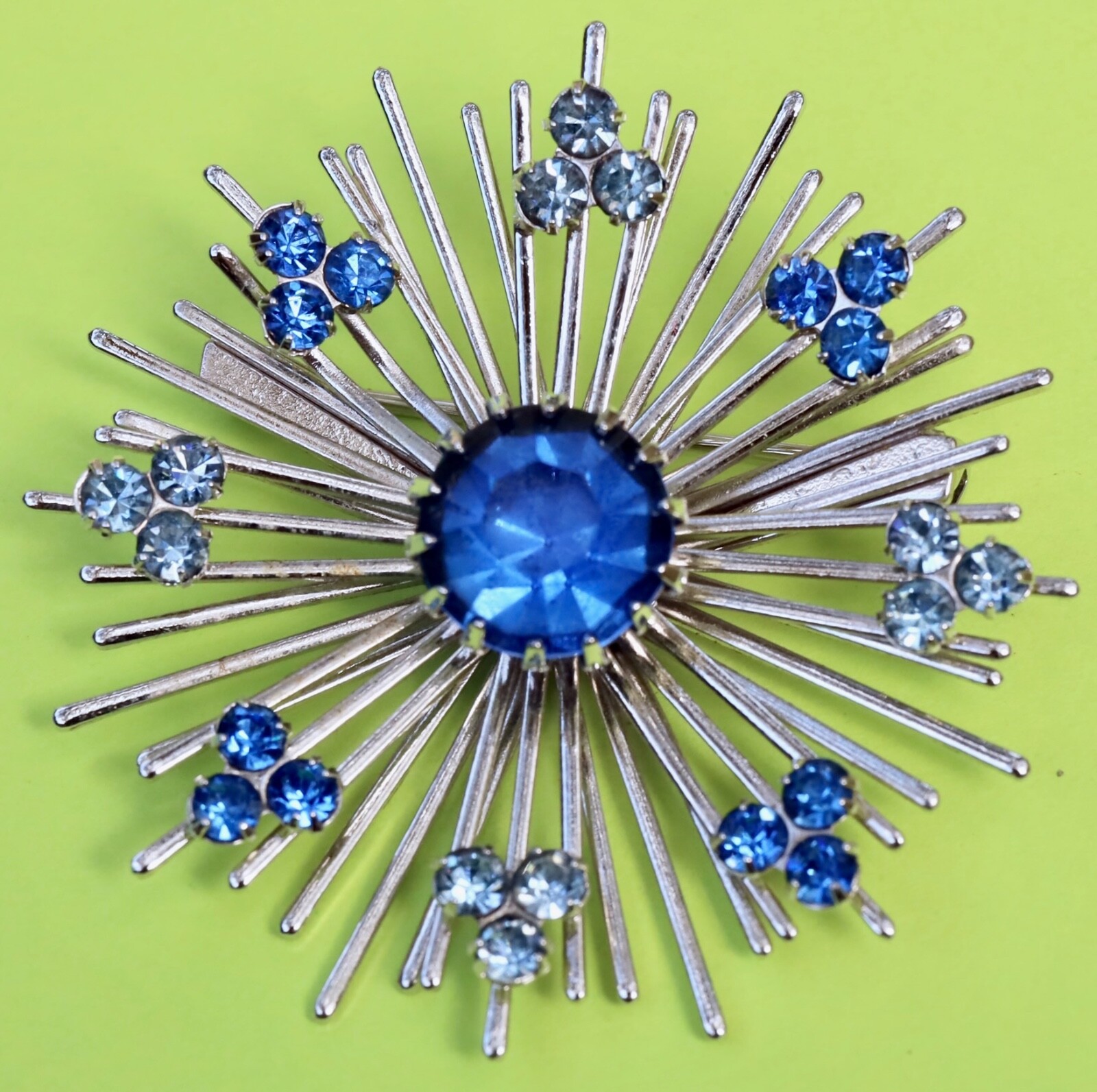 Sarah Coventry Signed “Coventry” Silver Tone Starburst Brooch Blue Rhinestones
