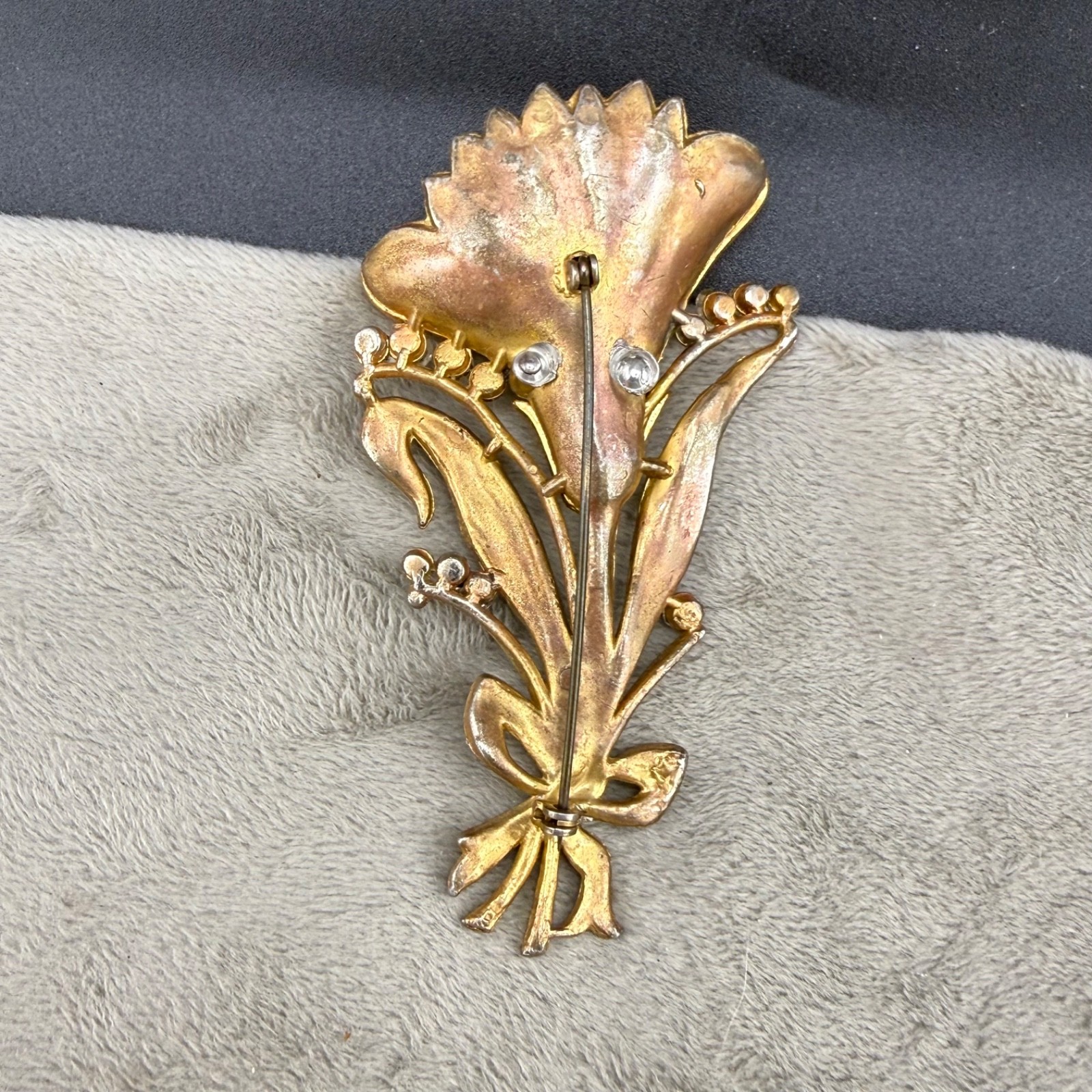 Vintage Pot Metal Rhinestone Brooch Gold Tone Flower READ
