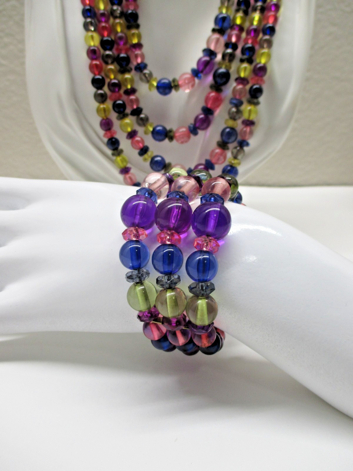 Vintage Multicolor Beaded Necklace and Bracelet Set