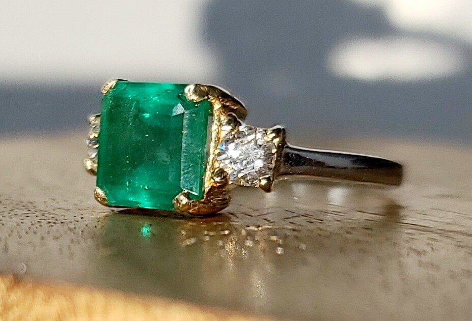 Vintage 14K Gold Engagement Ring 2.21CT. Natural Green Emerald Square Shape