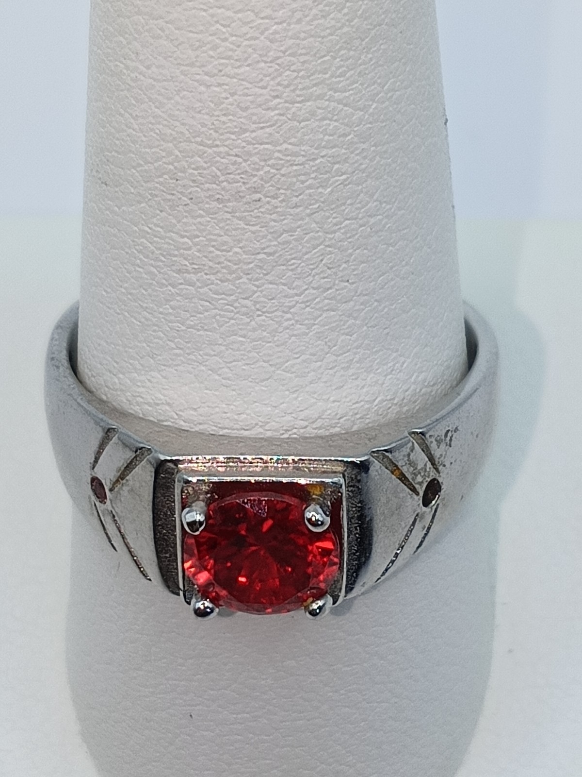 Vintage sterling silver 925 signet-style ring with a deep red gemstone Size 10