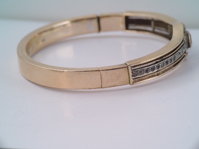 STUNNING ANTIQUE 14K GOLD FILLED WHITE & BLUE STONE HINGED BANGLE BRACELET