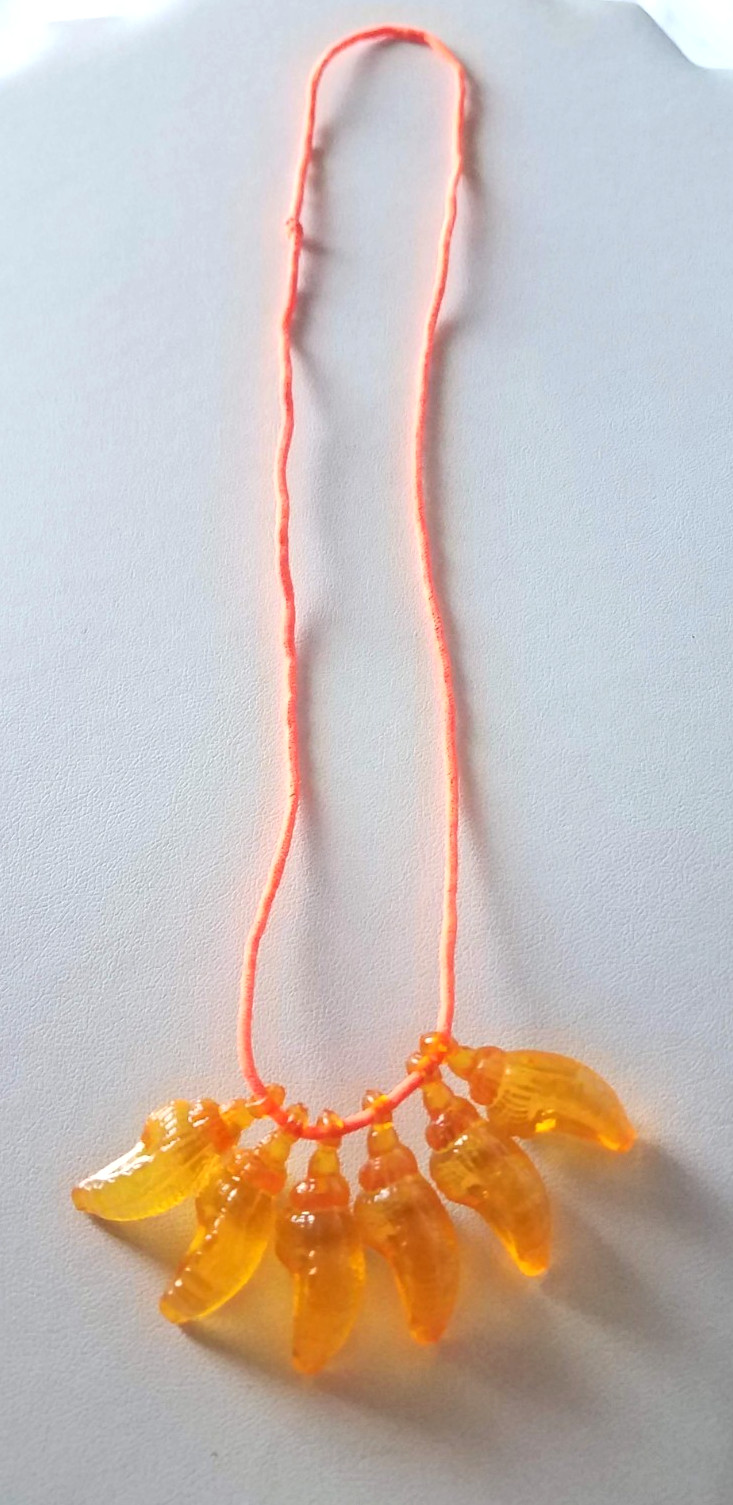 Vintage 16″ Orange Acrylic Conch Shell Elastic Necklace