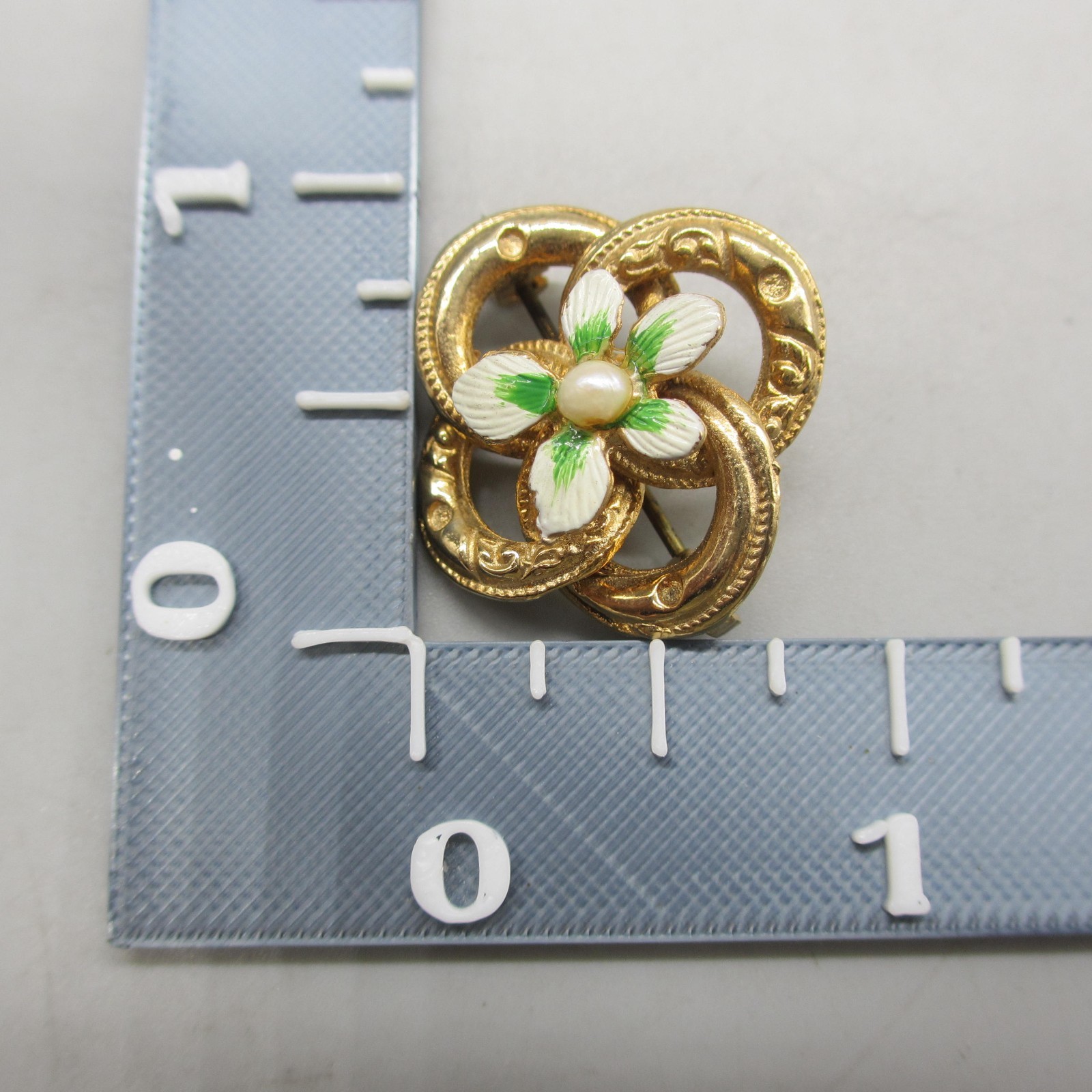 Vintage Enamel Flower Brooch Earrings Set White Green Dainty Gold Tone Screwback