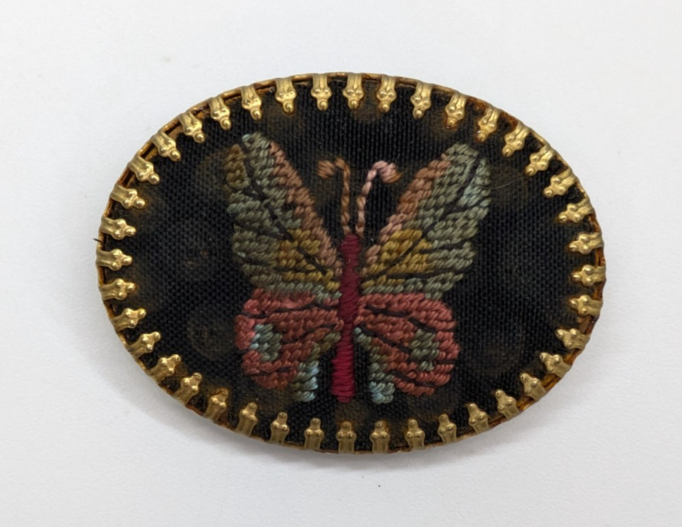 VTG Multicolor Black Needlepoint Butterfly Gold Tone Oval Brooch Pin 1 5/8″