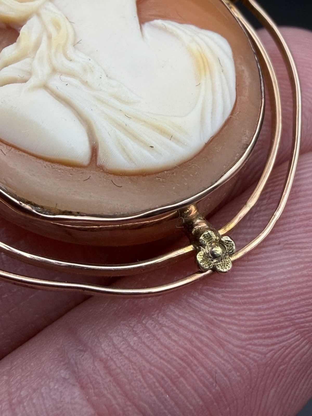 Antique Edwardian 10K Gold Carved Shell Cameo Brooch Seed Pearl Goddess Psyche
