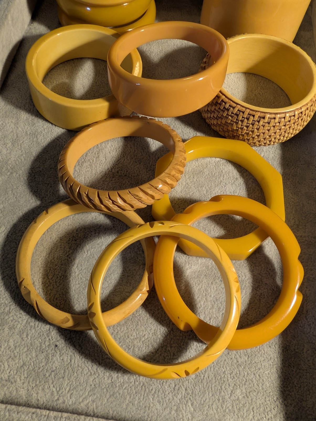 18 Vintage Bakelite Butterscotch – Yellows – Carved – Shaped – Many Tones!