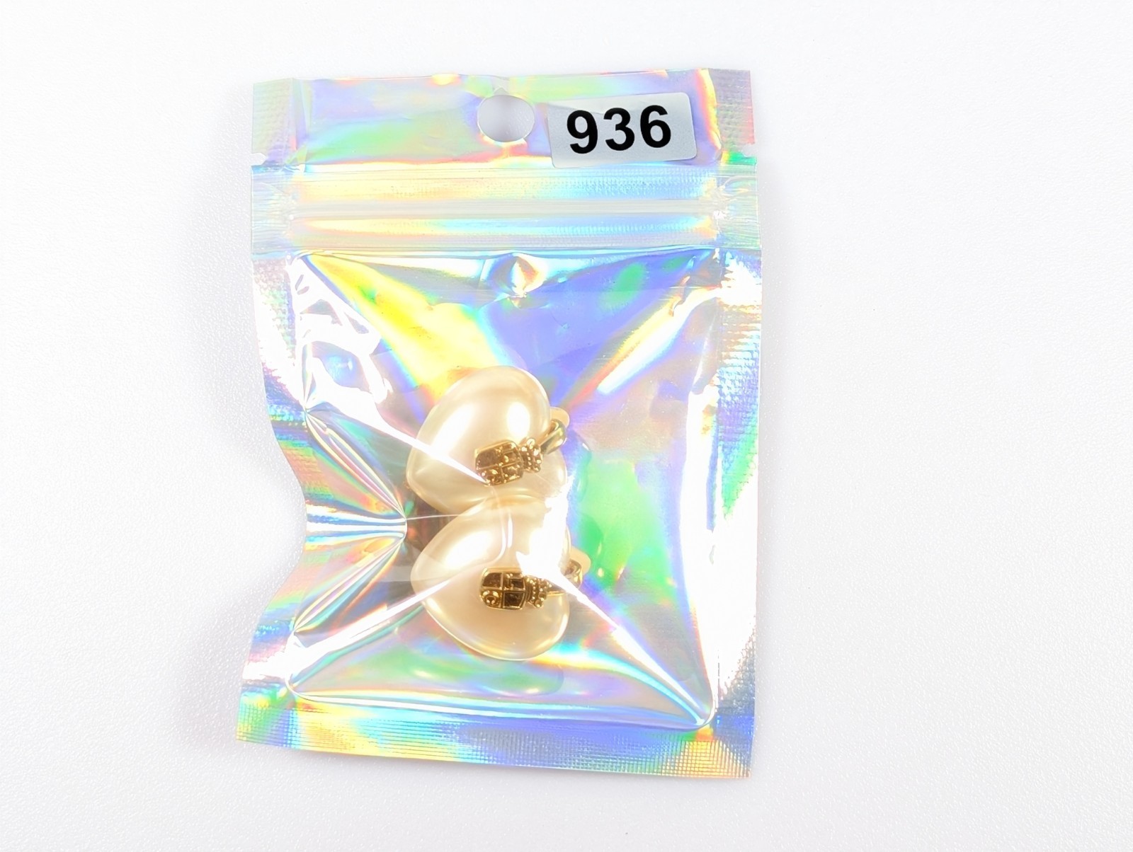 Vtg LC Liz Claiborne Shield Crest Puffy Heart Earrings Clip-On Gold Tone Pearl