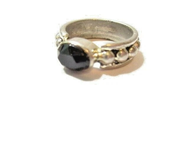 Ring Silver Tone Black Glass and Vintage Metal Bumpy Style Band Vintage Size 7