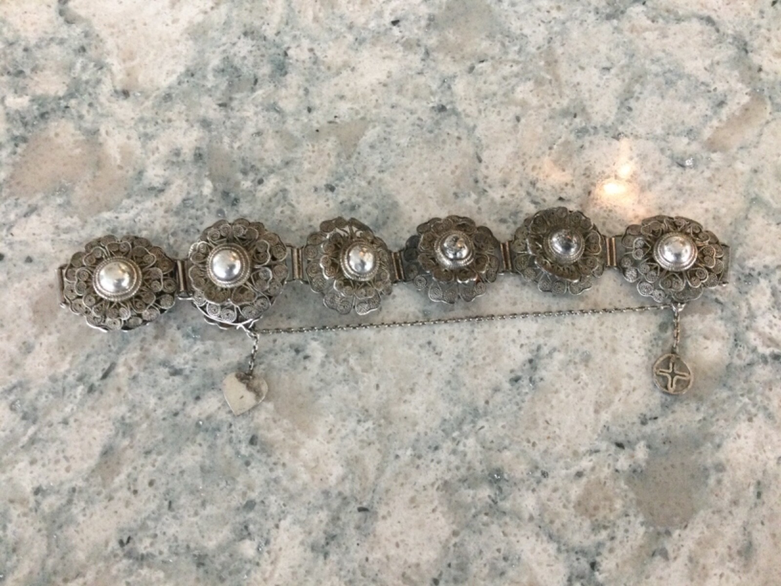 Vintage 1960’s Detail Spun Silver Filigree Flower Bracelet 100% (THKH)