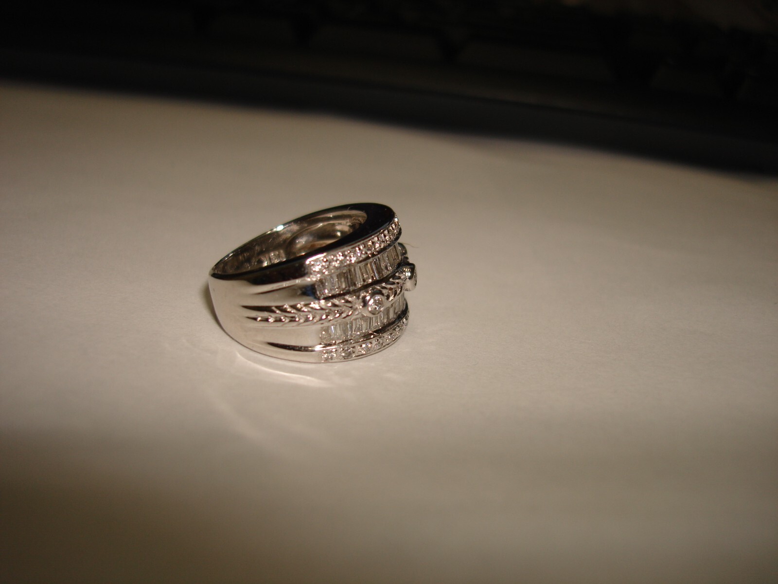 Collectible Unique LeVian 18k White Gold Diamond Ring Band 10.9 Grams Size 6.5