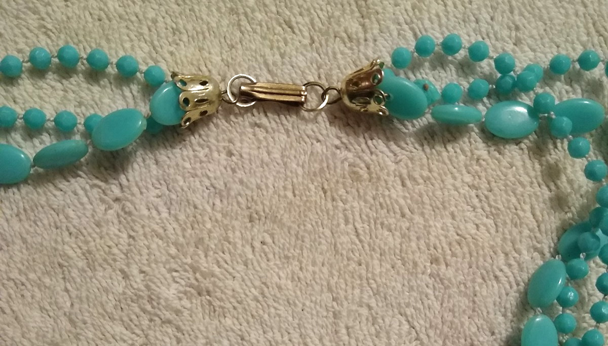 Vintage Hong Kong 3 Strand Turquoise Color Plastic Necklace 46″ Long
