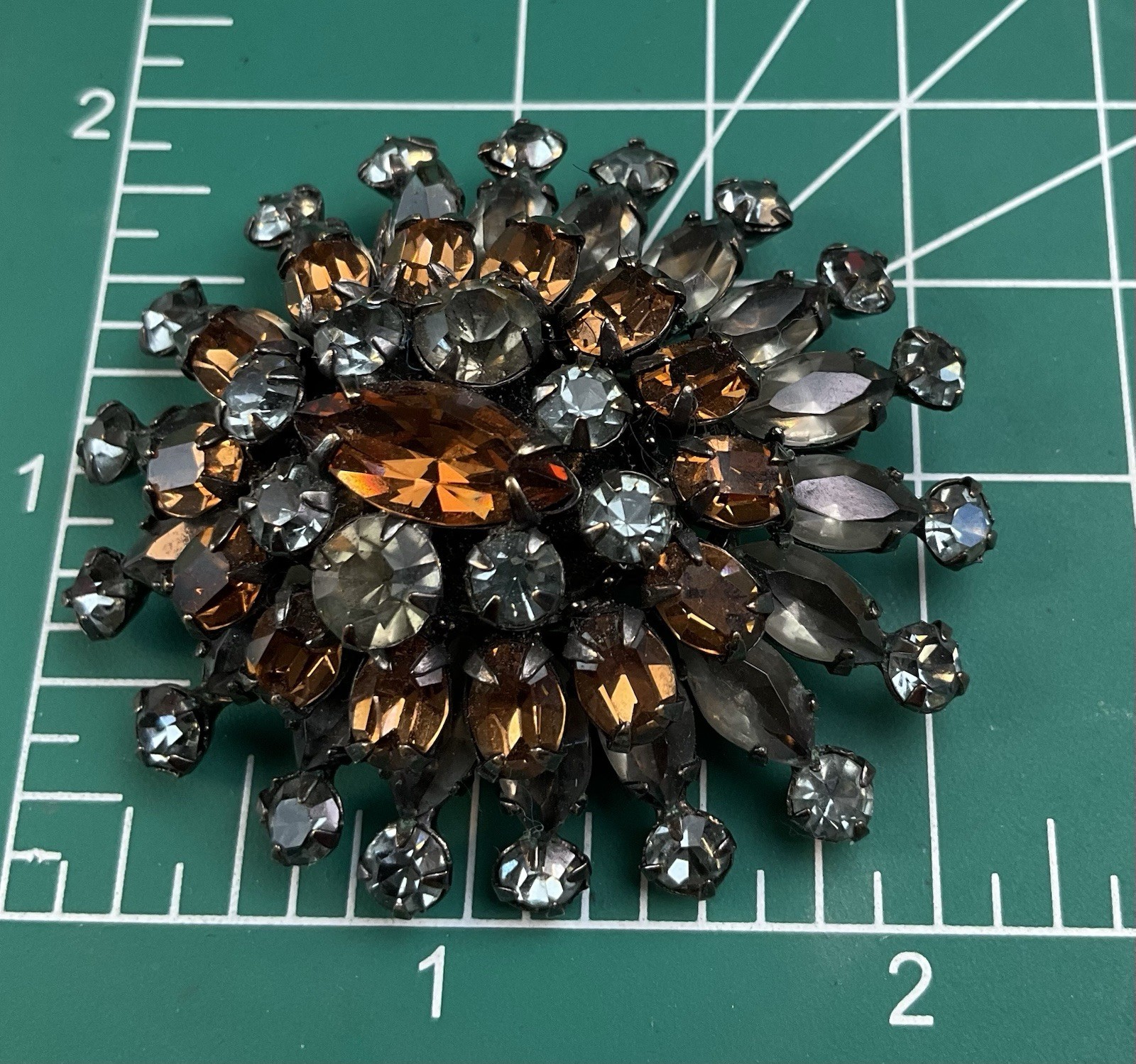 Schreiner Vintage Layered Smokey Gray Topaz Rhinestone Dome Brooch Pin READ