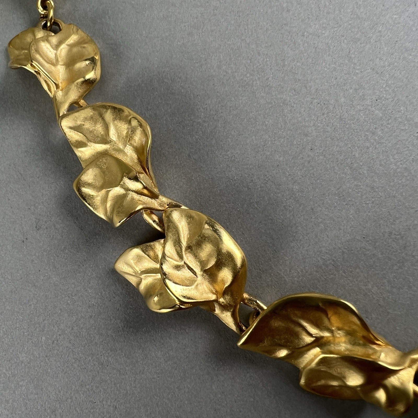 Vintage Givenchy Necklace Rose Leaves Gold Tone q3z