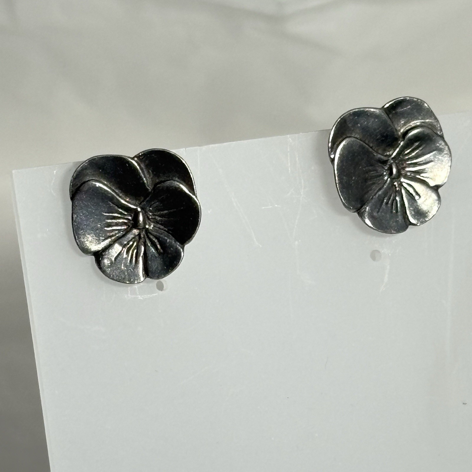 Vintage MVB Pewter Pansy Flower Earrings Petite 1984 2/3″