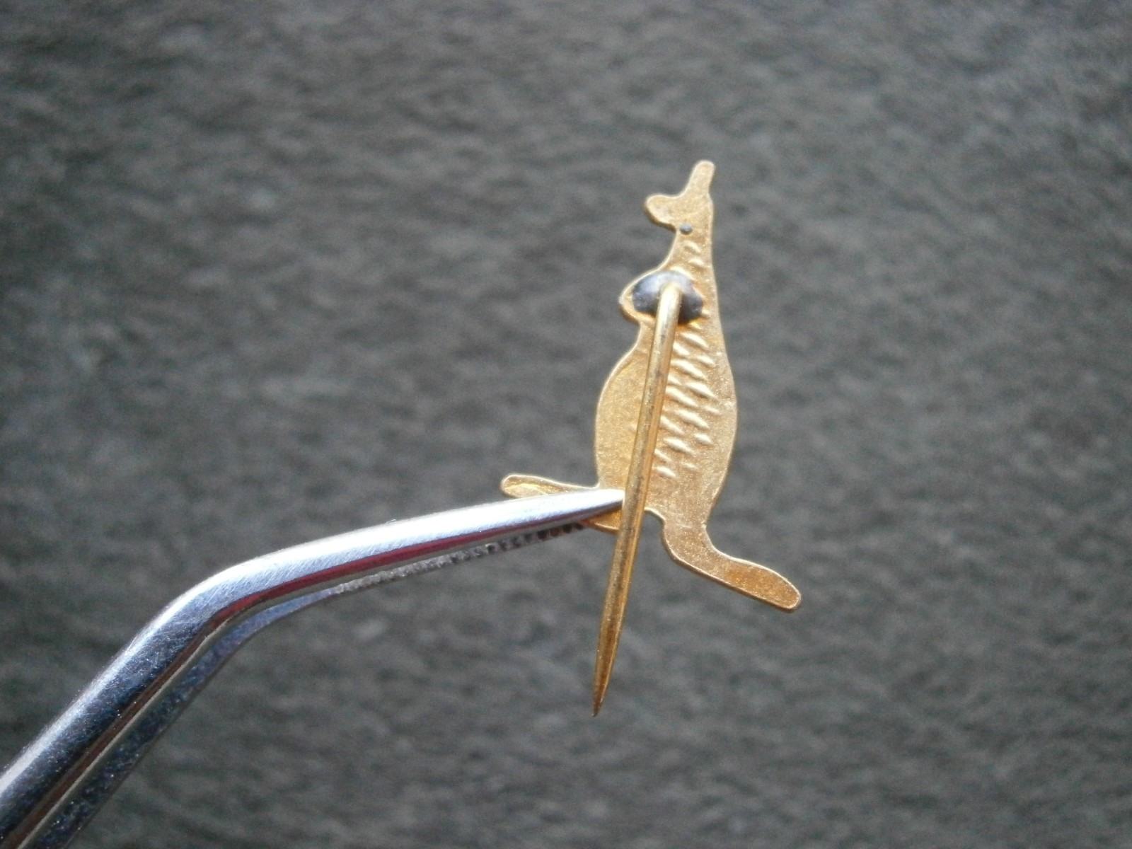 Kangaroo Australia Vintage Goldtone SHORT Stick Pin Lapel Pin