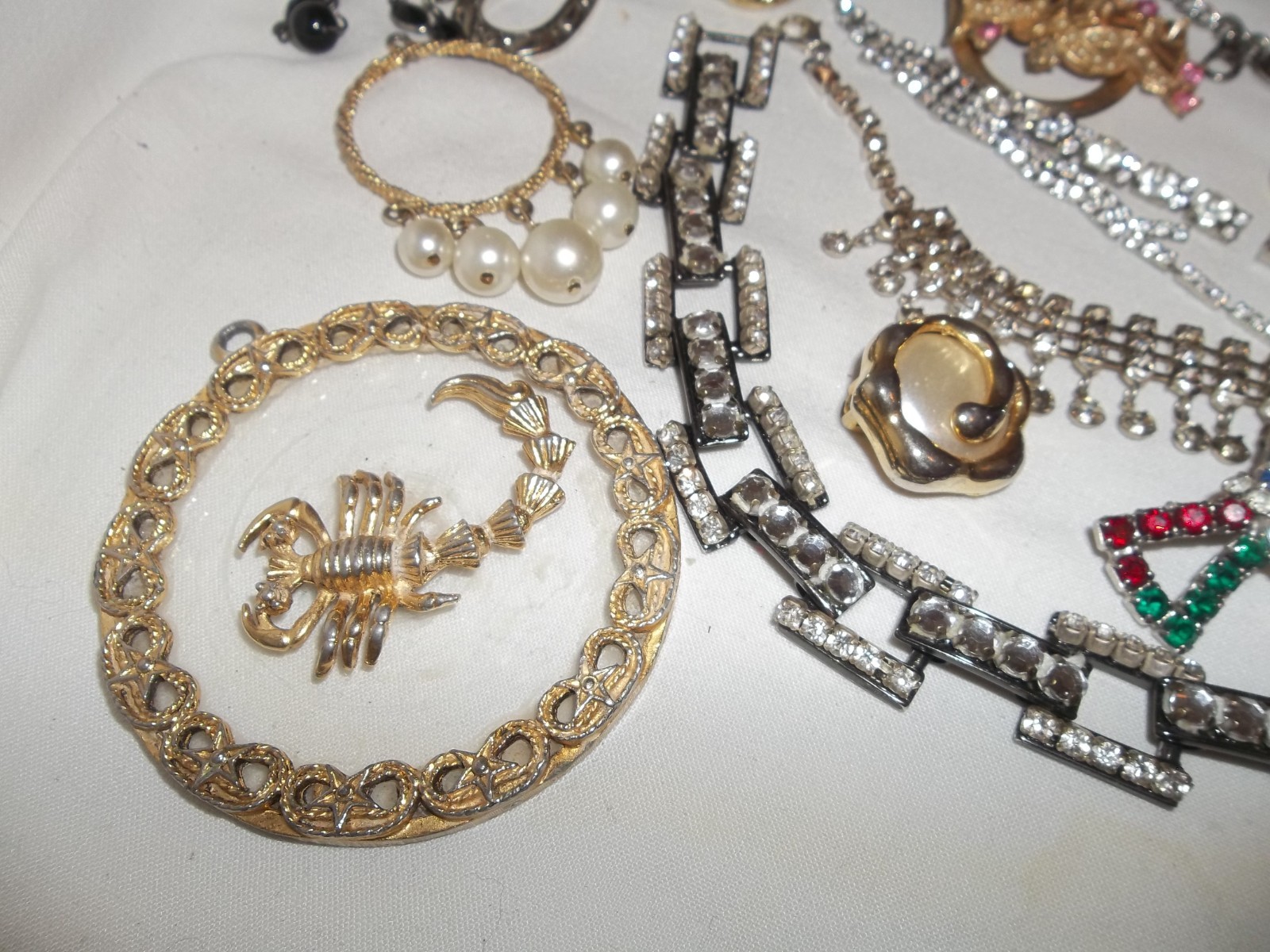 Vintage 1 lb Rhinestone Earrings Necklaces Brooch/pins Jewelry LOT Repair craft
