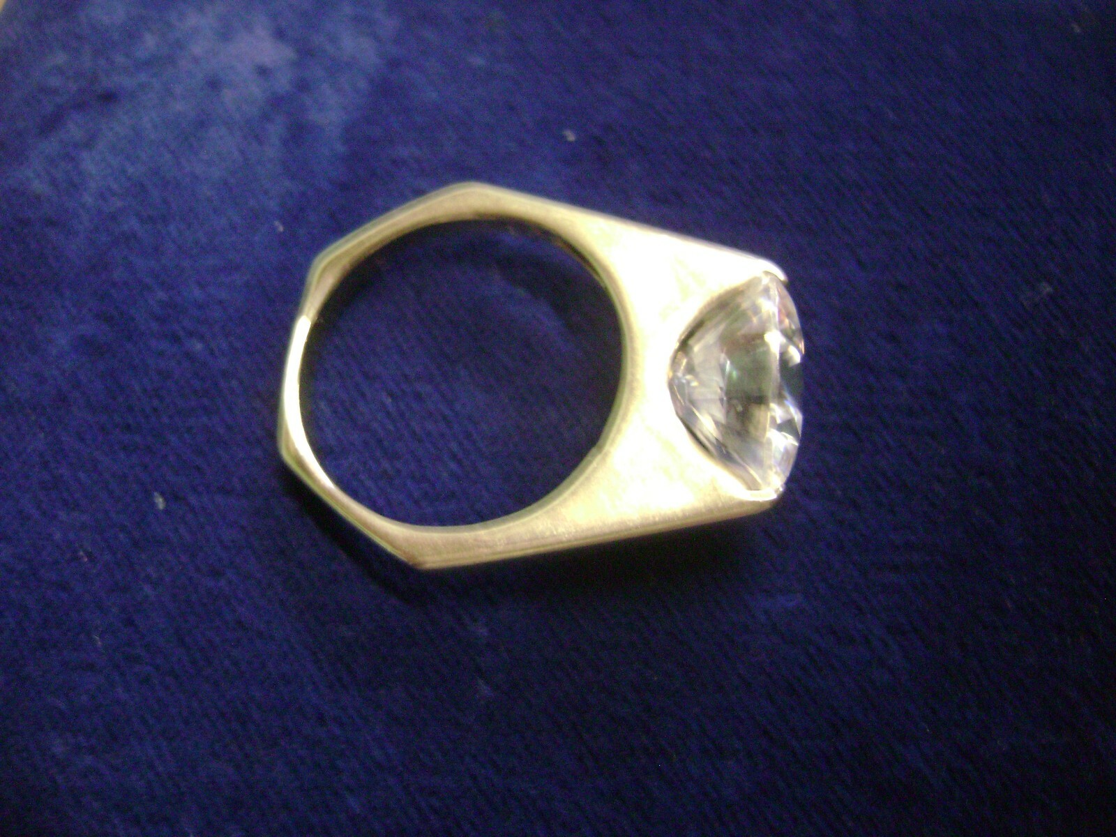 NOS- LARGE BRILLIANT SOLITAIRE CUBIC ZERCONIA PRONG SIZE 9 SILVER TONE RING