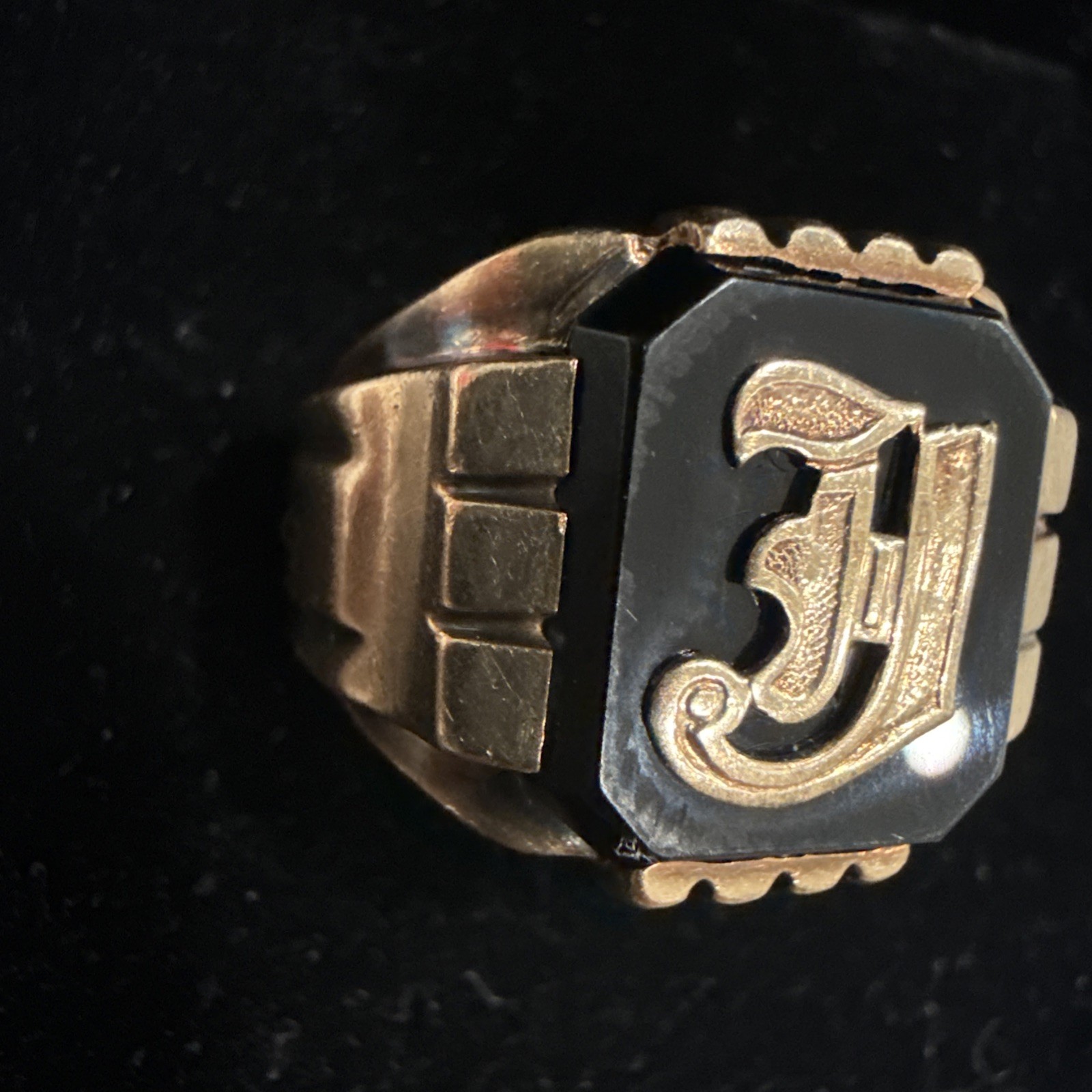 Vintage 10K Yellow Gold Black Onyx Signet Ring Monogram “J” 5.7 Grams Size 9