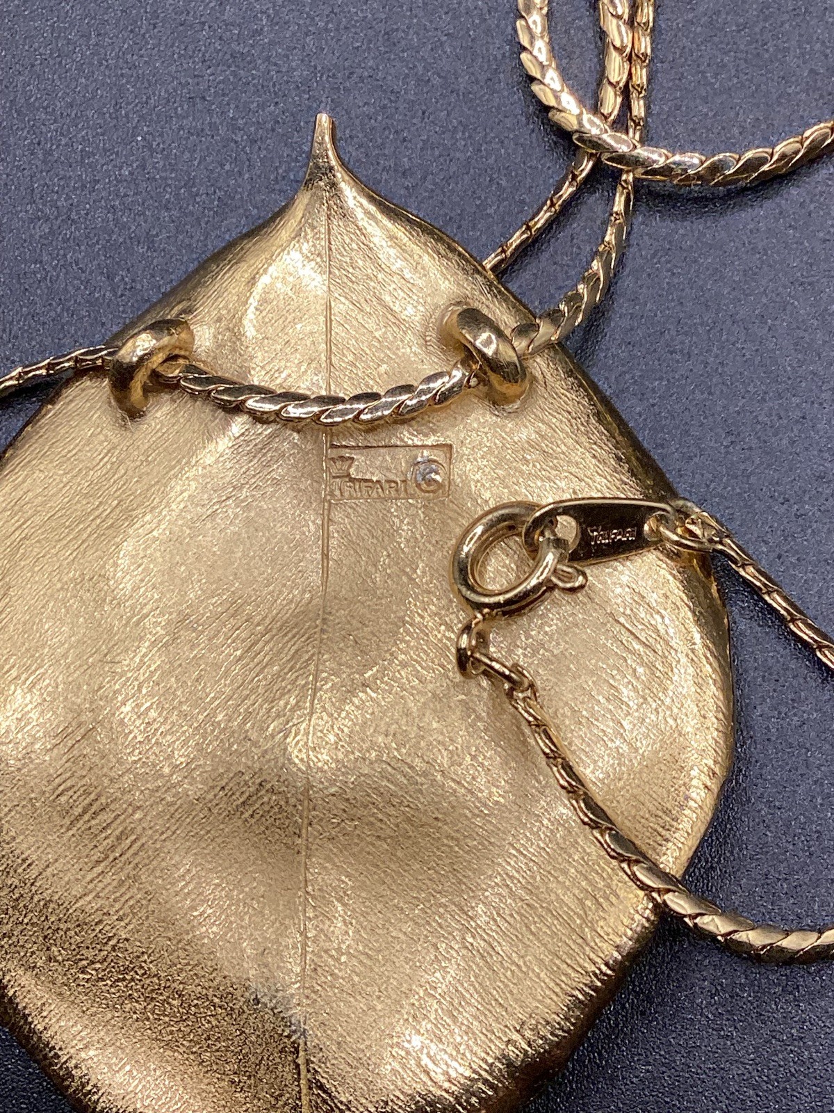 Vintage Crown Trifari Gold Leaf Necklace clean very good shape