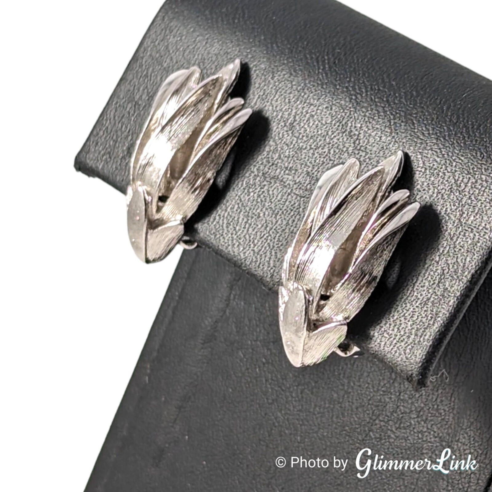Vintage Floral Silver Tone Textured Mid-Century Clip On Earrings, Gift for Her