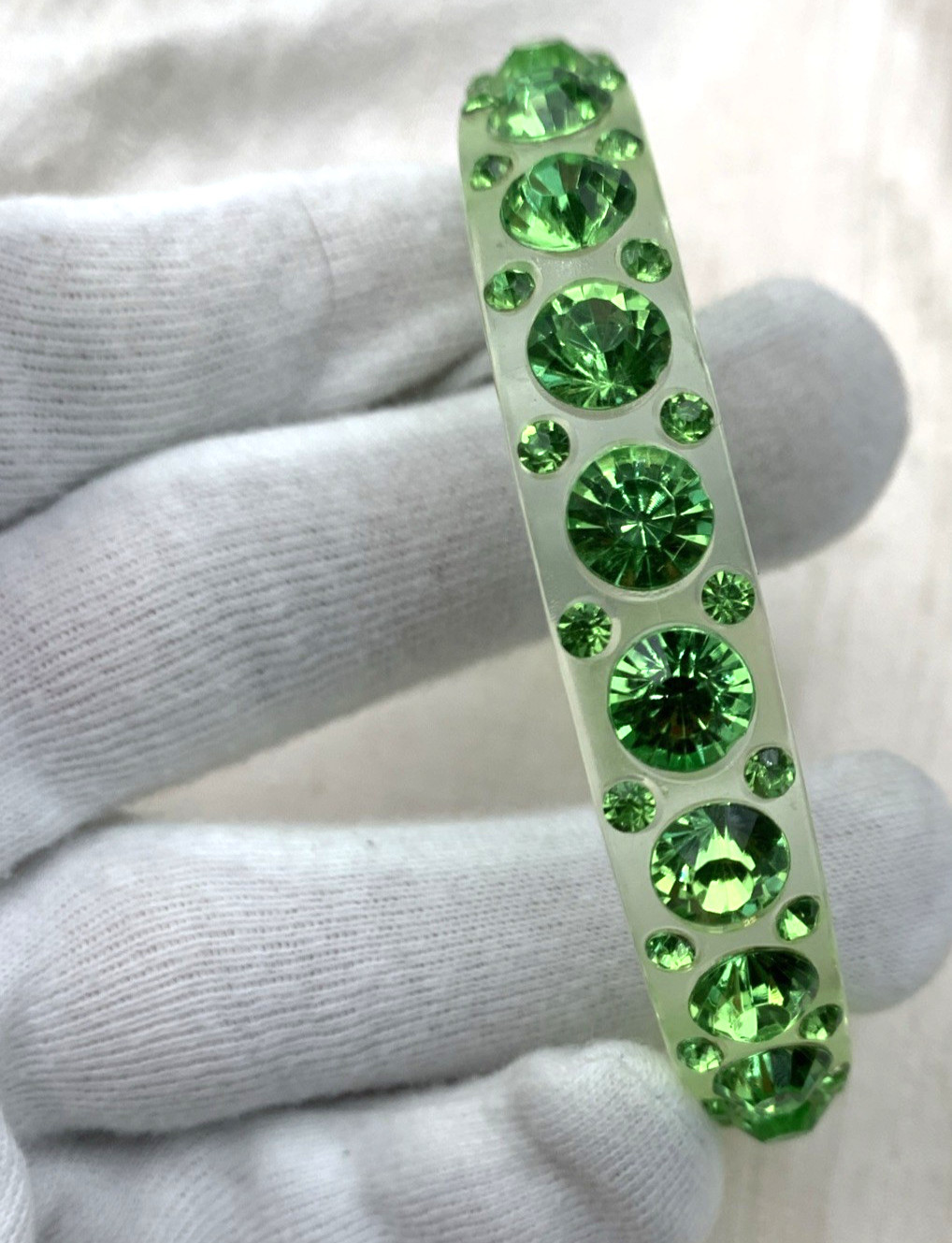 Vintage Art Deco Lucite & Rhinestone Bangle Bracelet Green Clear 8-1/4” IC