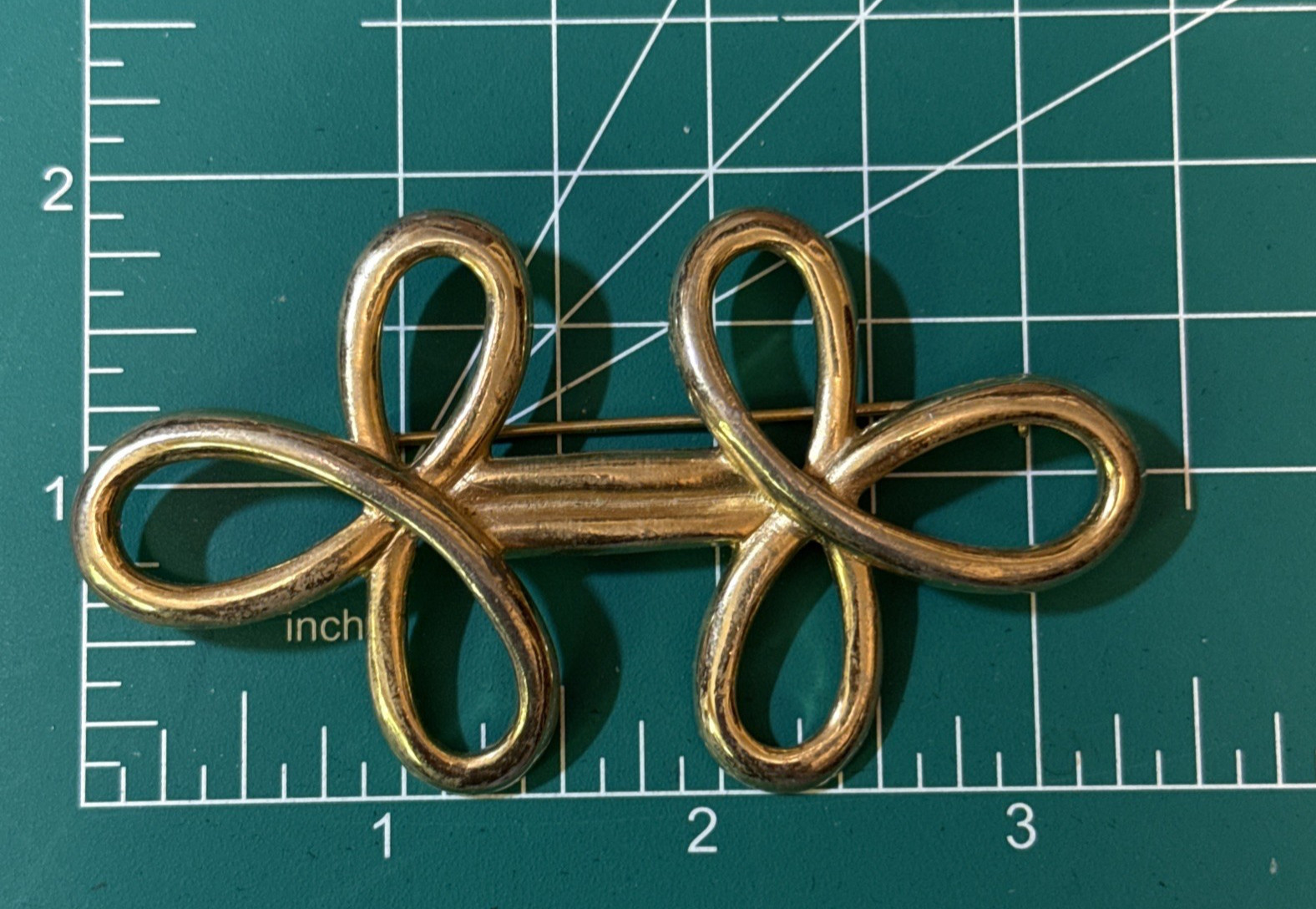 Vintage Large Gold Tone Knot Pin Unkown Maker’s Mark