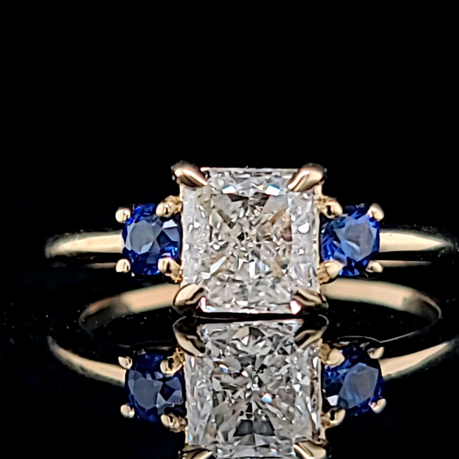 Vintage 14K Yellow Gold Engagement ring 1.41ct.Natural Radiant Cut Diamond