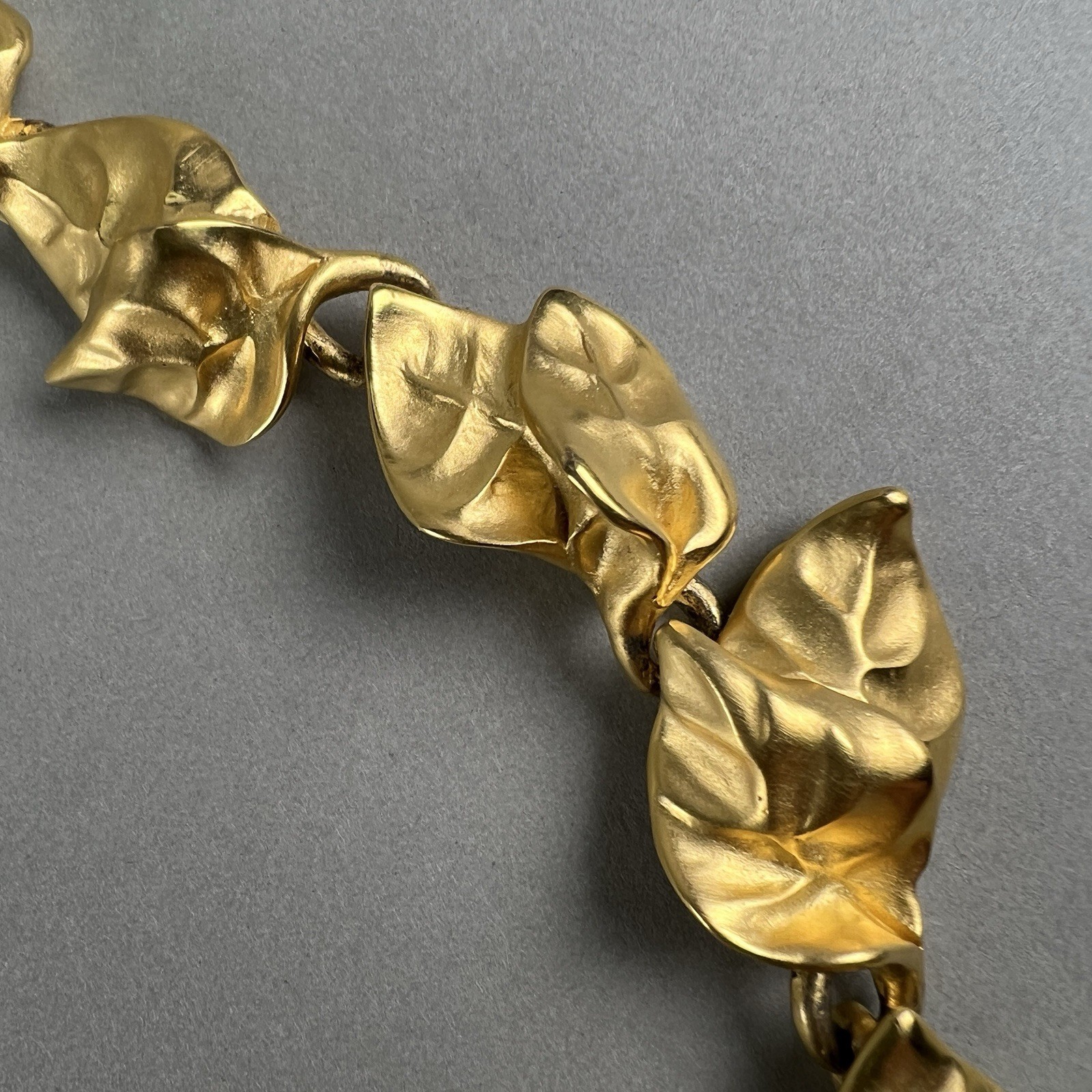 Vintage Givenchy Necklace Rose Leaves Gold Tone q3z