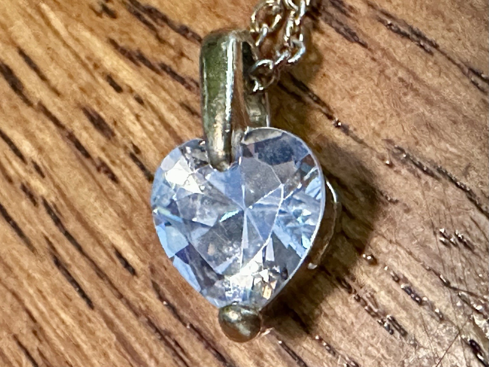 Vintage Avon Gold Tone Necklace with Clear Rhinestone Heart Pendant 18”