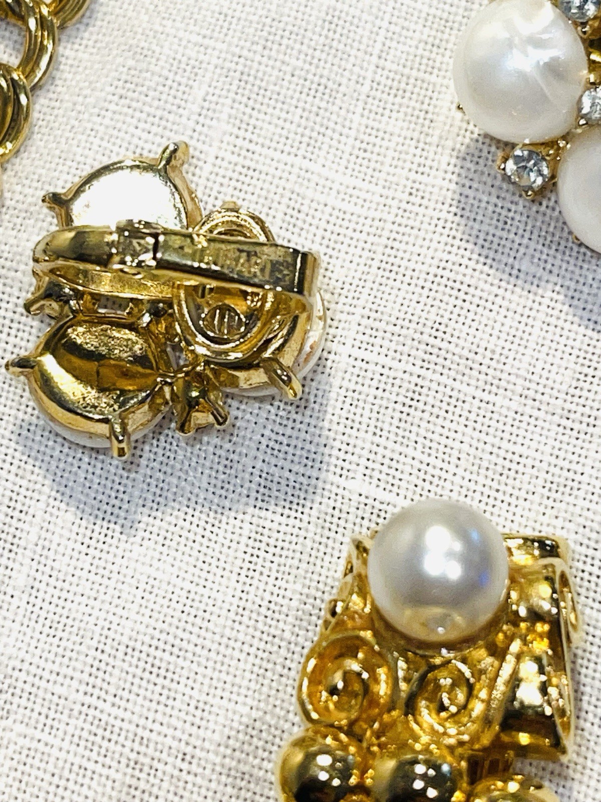 LARGE VINTAGE JEWELRY LOT CROWN TRIFARI GIVENCHY ELGIN HOBE ST JOHN LISNER MORE!
