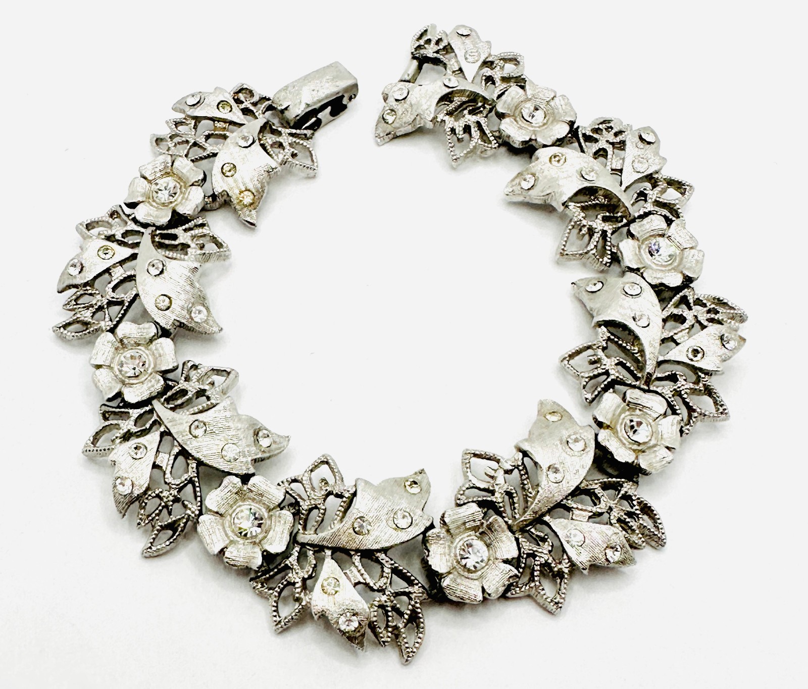 Unusual Signed Vtg Kramer Brushed Silver Tone Rhinestone Floral Bracelet 6.75″
