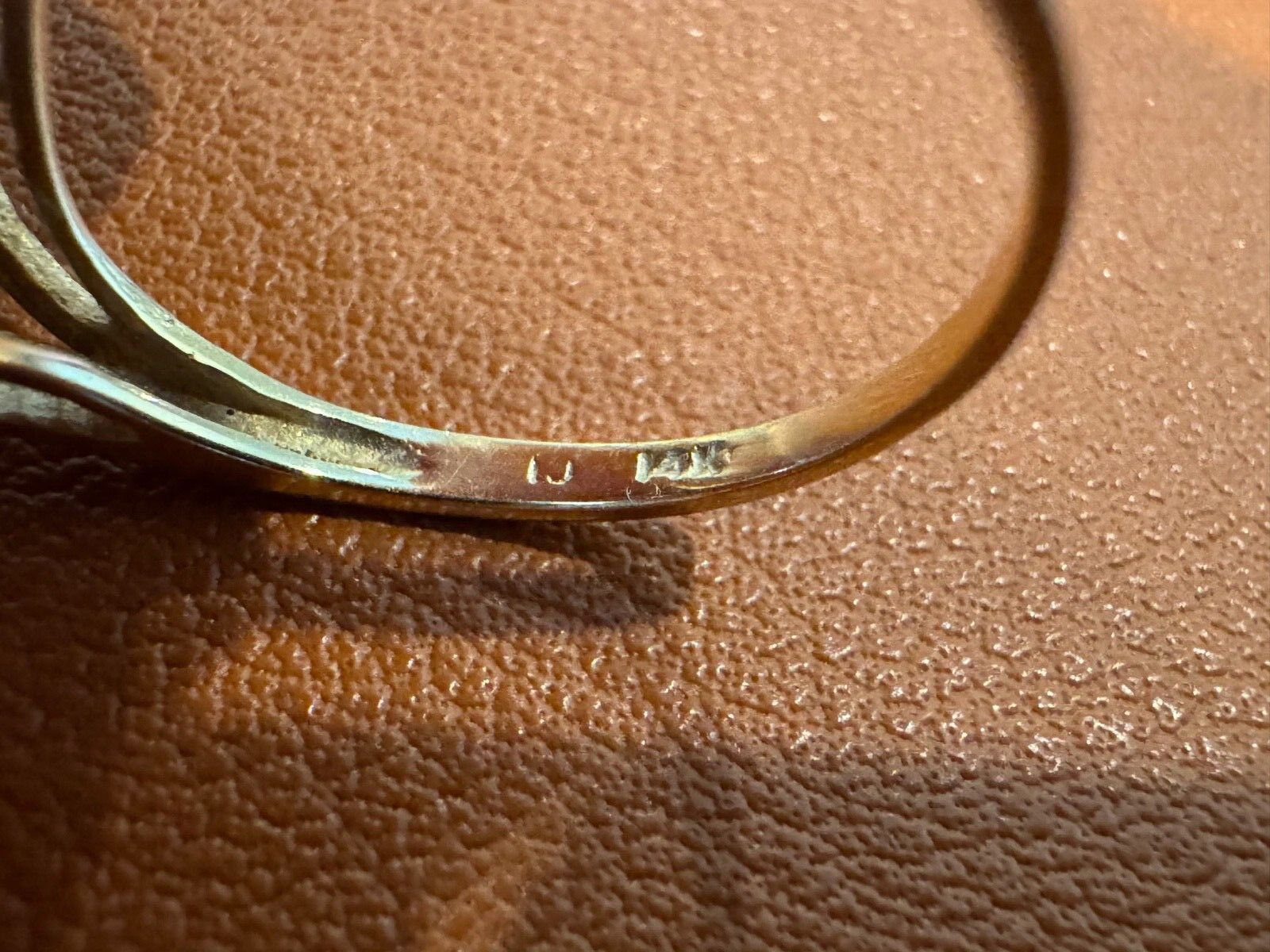 Vtg 14k Yellow Gold Ring w Pinkish Red & Clear Color Stones / Crystals Size 6.25