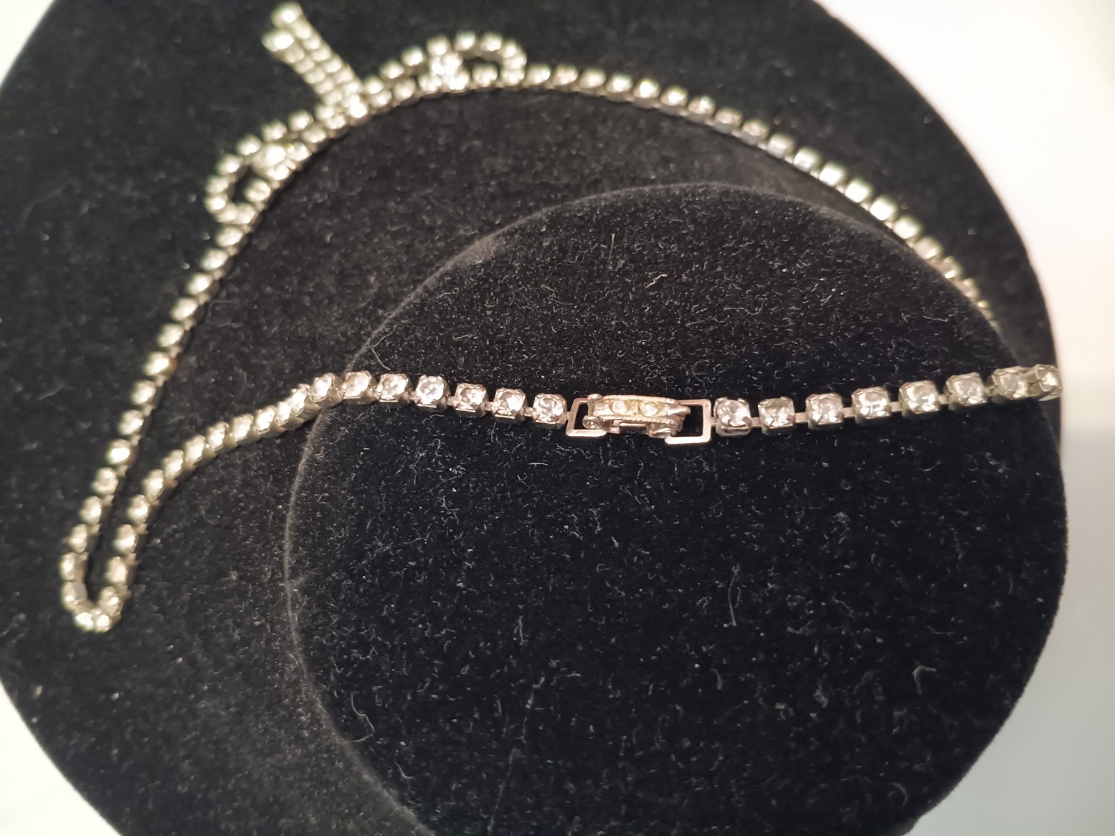vintage 1950’s silver tone rhinestone dangle bow Tie necklace