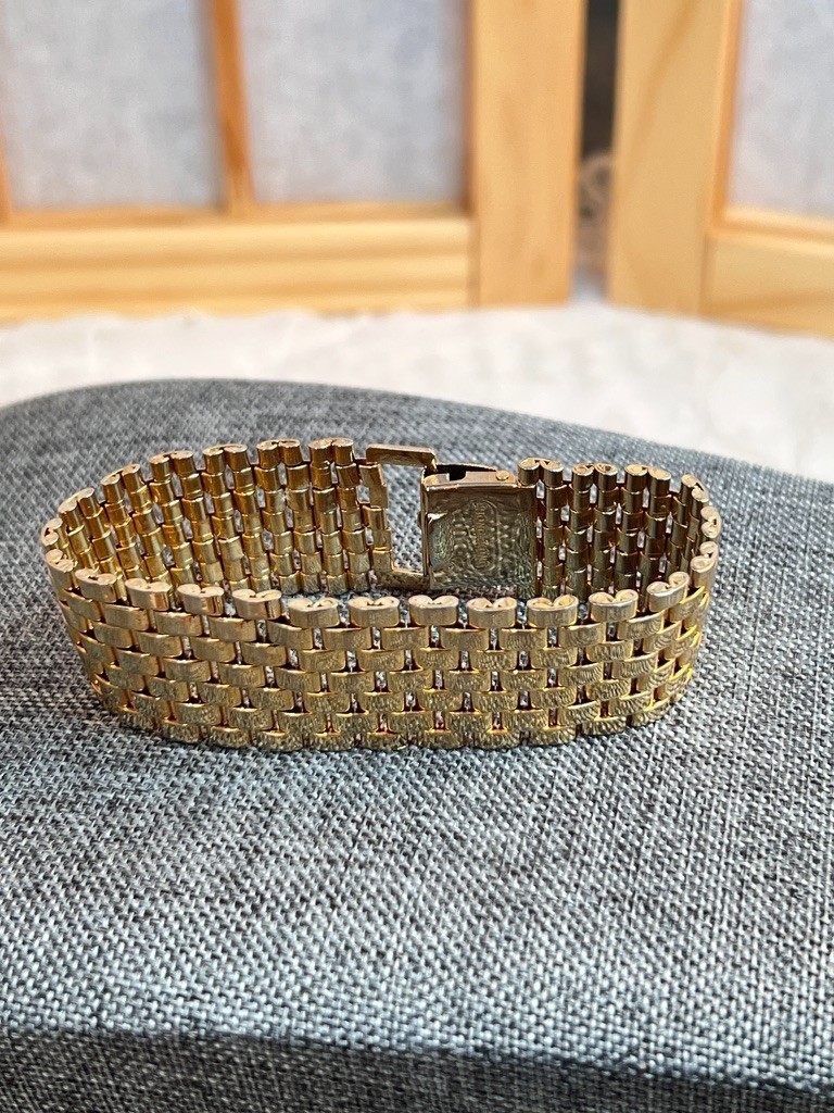 Vtg Gold Toned Link Bracelet Made in Hong Kong 7.5″L